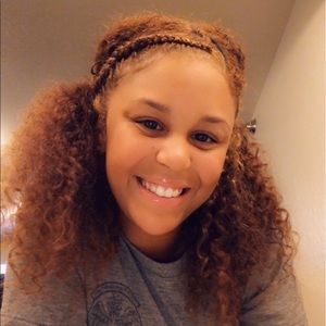 Meet your Posher, Alicia